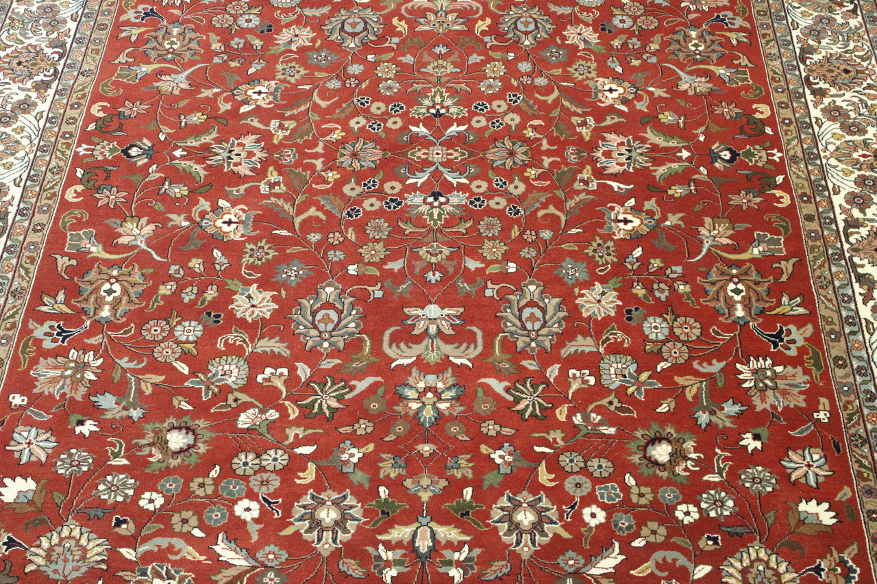 Close-up of wool pile, Beige & Red rug