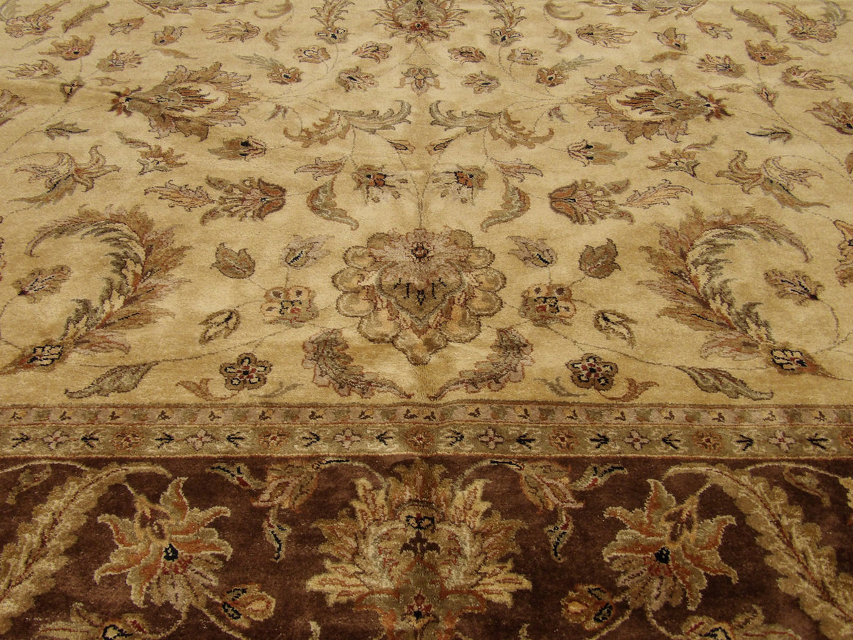 Agra Ziegler rug border detail, brown and gold