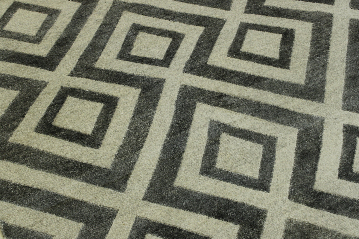Close-up of wool-silk pile, Gray & Beige rug
