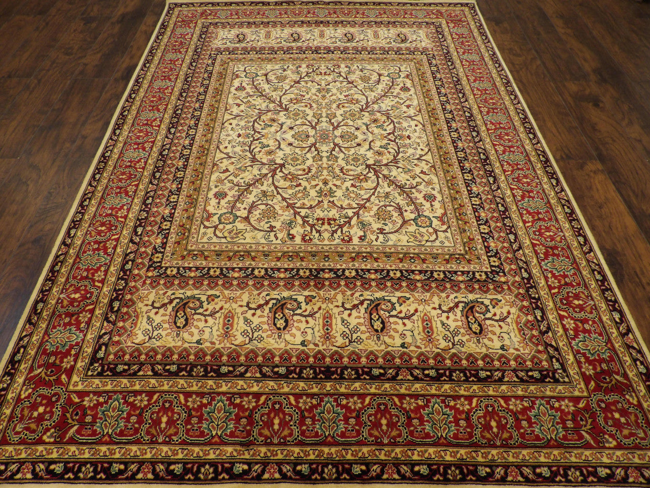Close-up of wool pile, Beige & Red rug