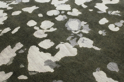Green & Pink Transitional Abstract Broken Design rug in room setting