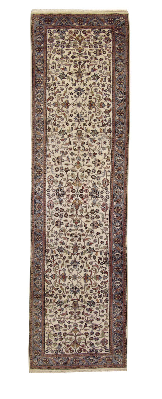Traditional Fine Herati hand-knotted wool rug in Beige, full view