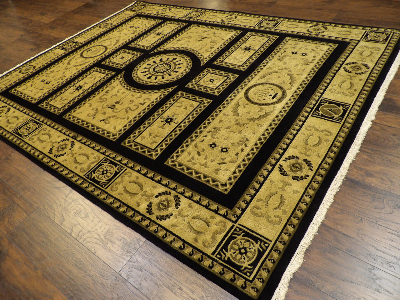 Abusson Traditional hand-knotted wool rug in Black, 8'0" x 10'0", SKU w949