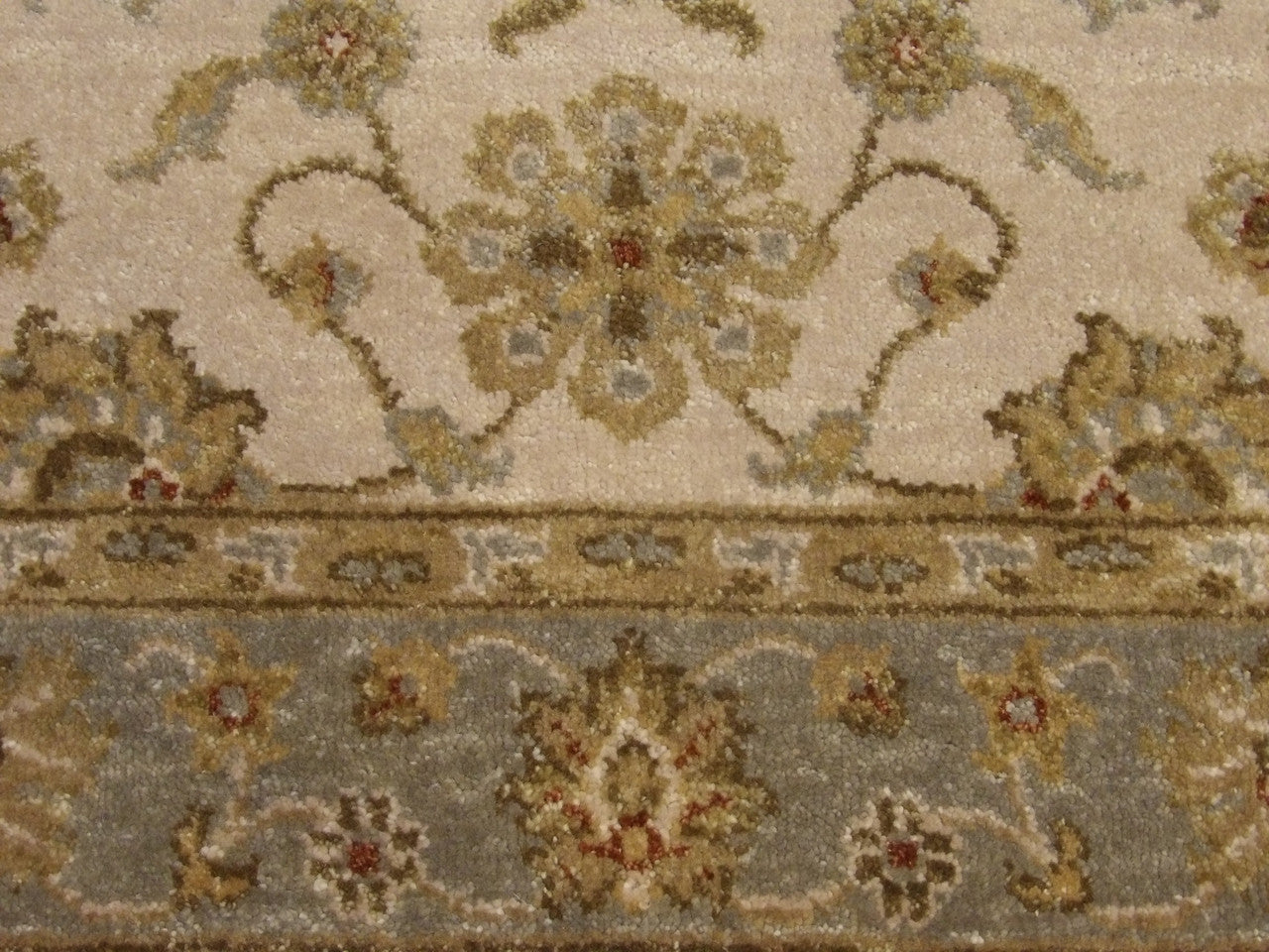 Indo Chobi rug border detail