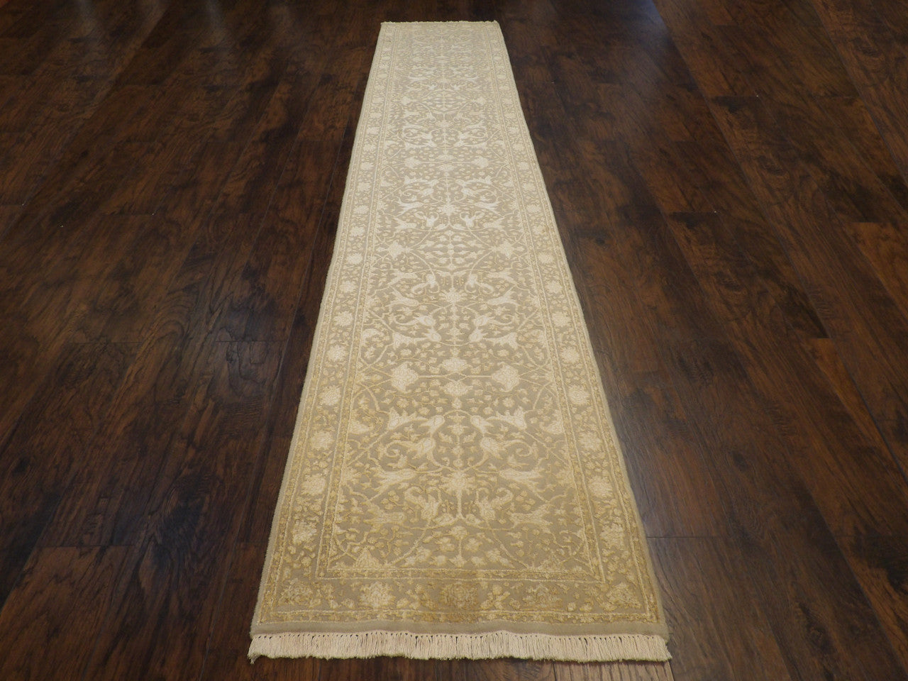 Close-up of wool-silk pile, Beige rug