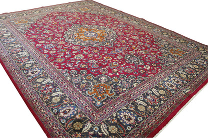Traditional Antique Tabriz rug border detail