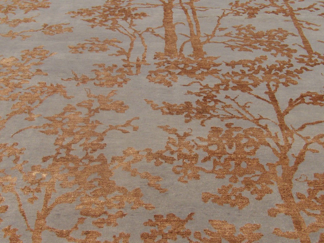 Transitional Jungle Design Carved rug border detail