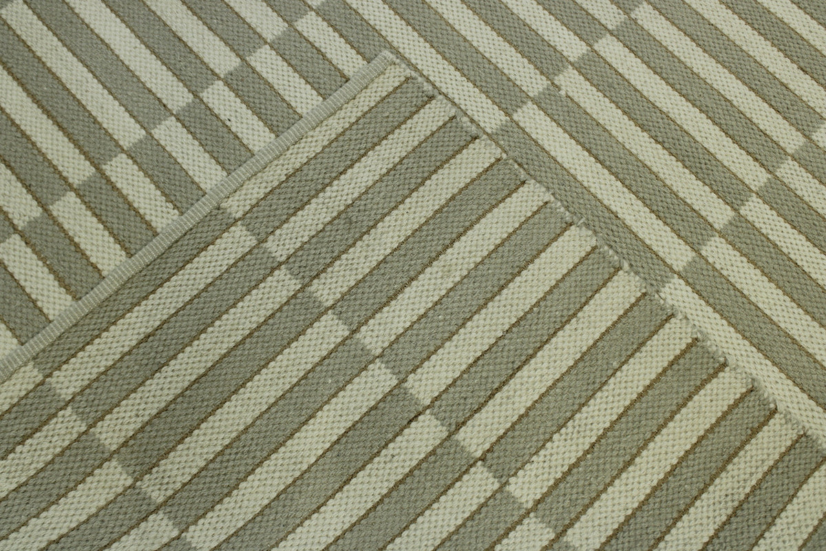 Modern Flatweave Stipes Design rug corner detail