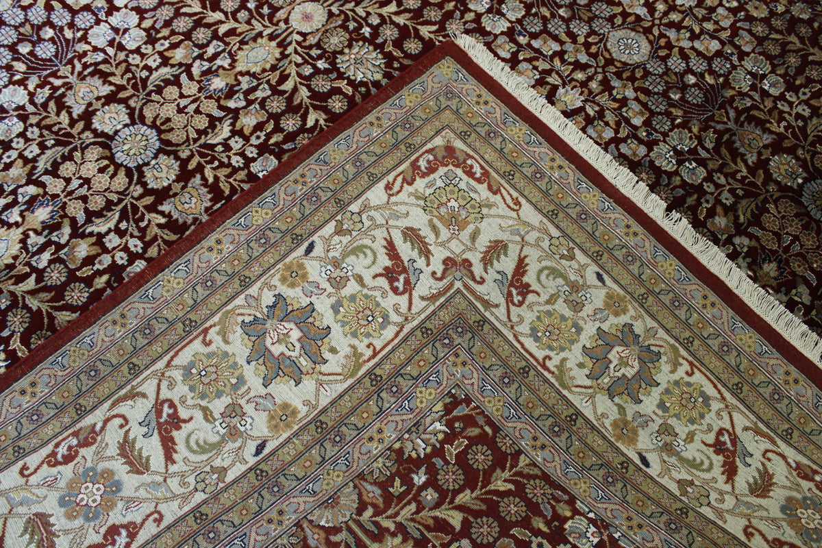 Traditional Fine Sherapi hand-knotted wool rug in Beige & Red, full view