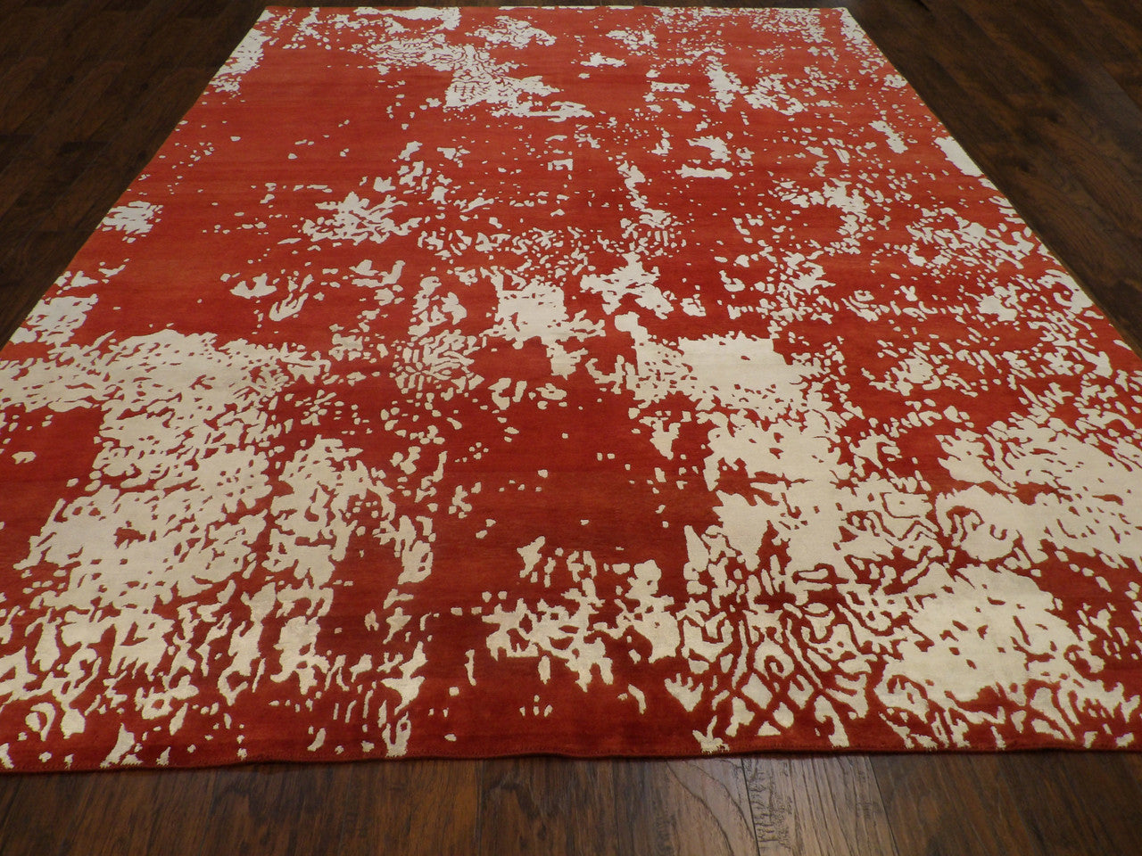 Close-up of wool-silk pile, Red & White rug