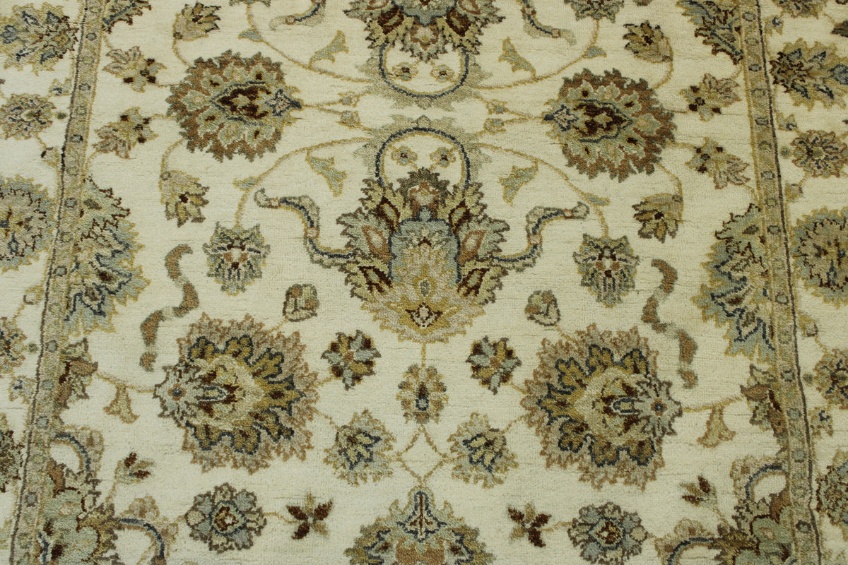 Oushak Indo Ziegler rug corner detail
