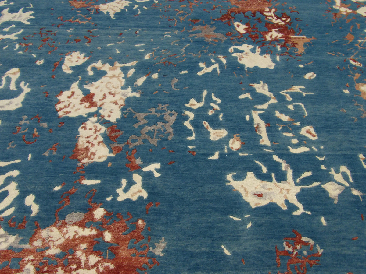 Modern abstract rug border detail