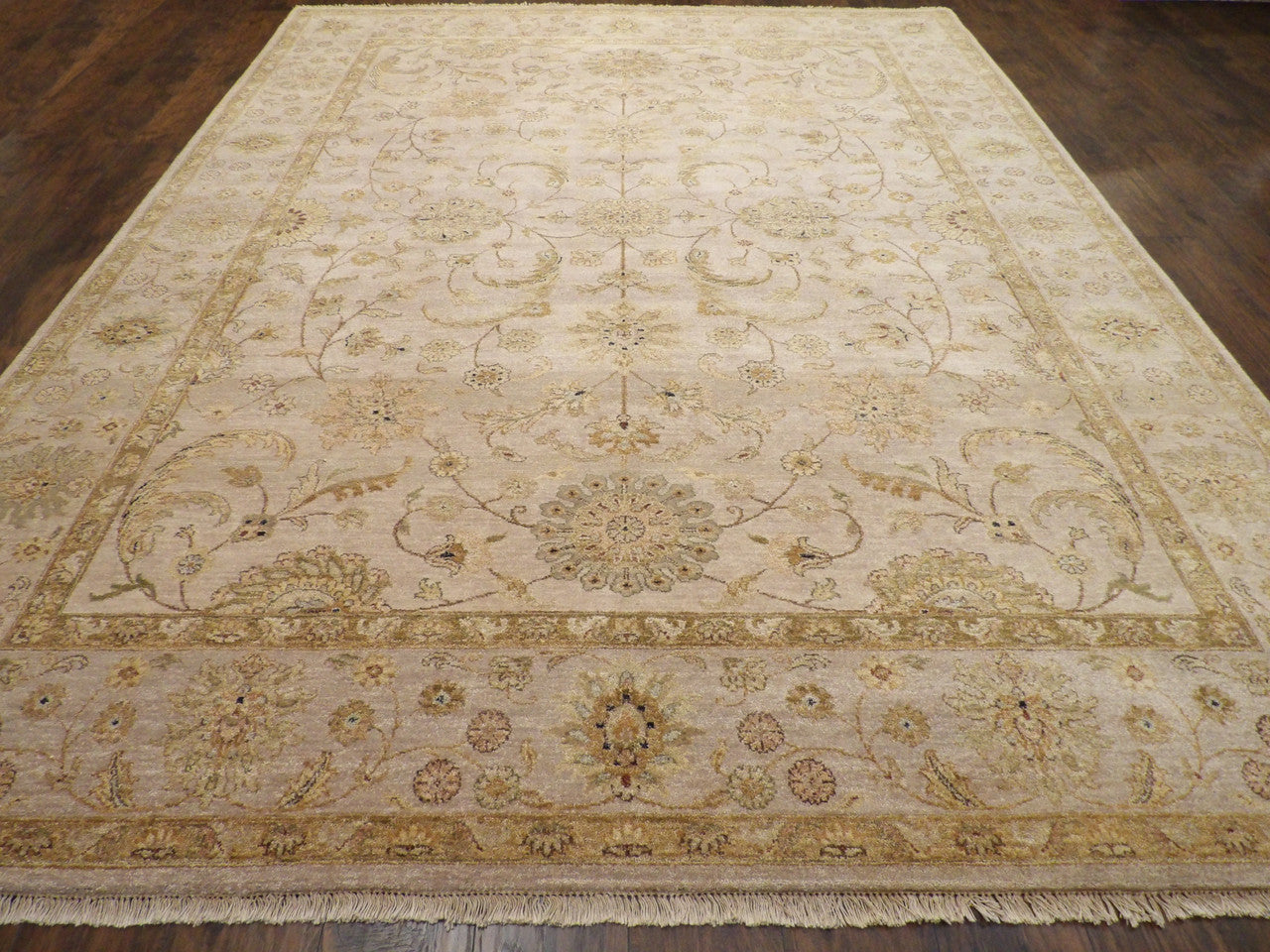 Agra Ziegler rug corner detail