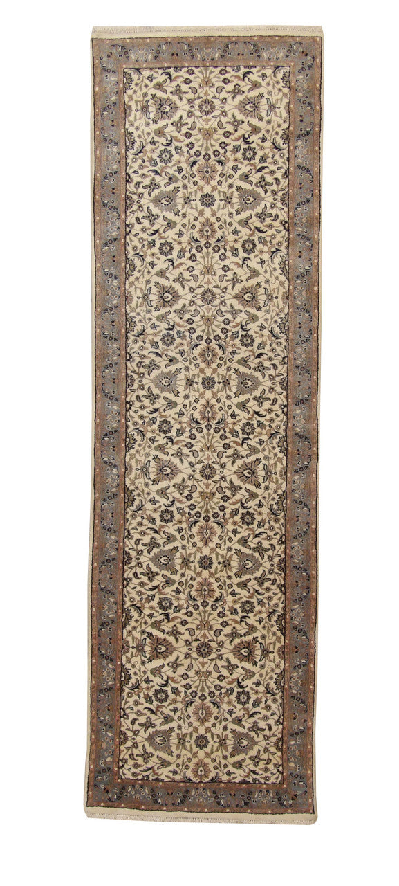 Traditional Fine Herati hand-knotted wool rug in Beige, full view