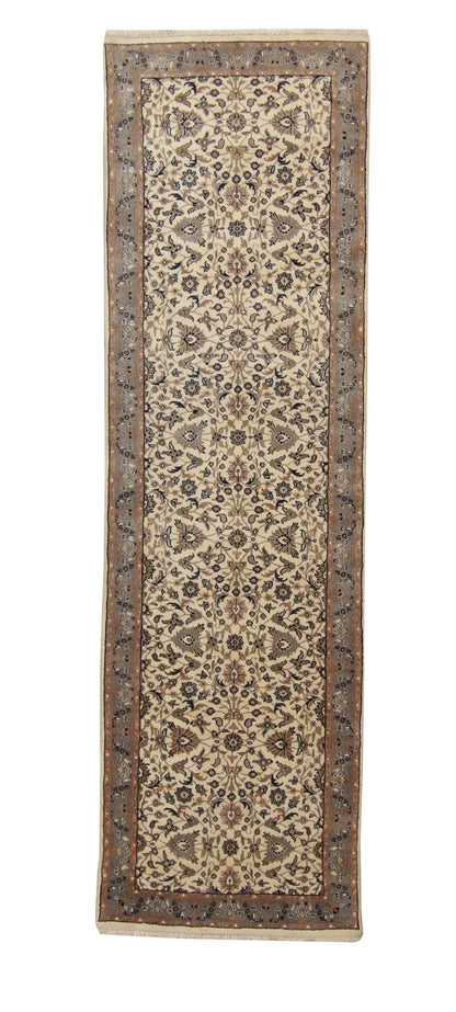 Traditional Fine Herati hand-knotted wool rug in Beige, full view