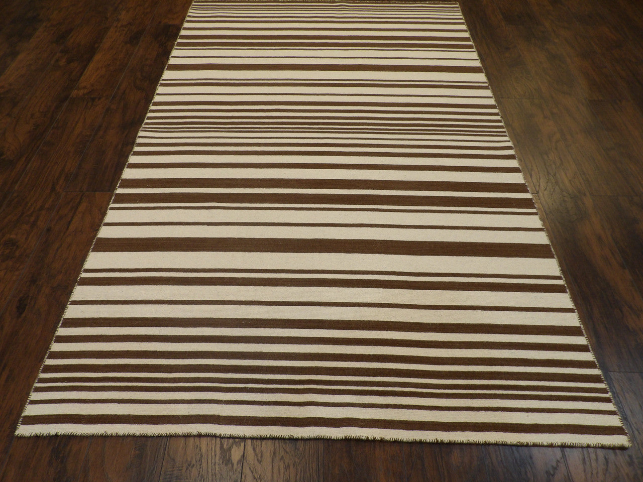 Coastal rug corner detail