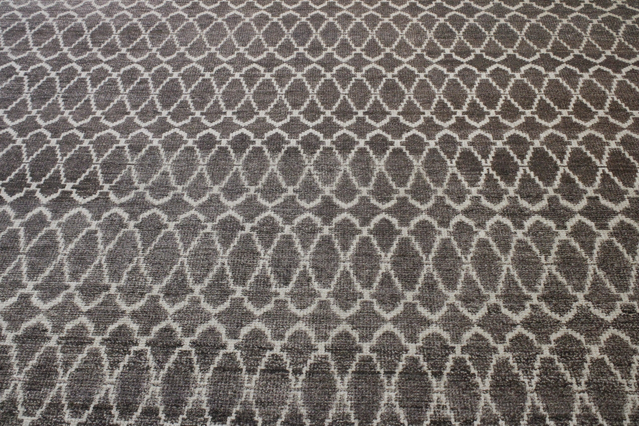 Modern Distressed Moroccan Design rug border detail