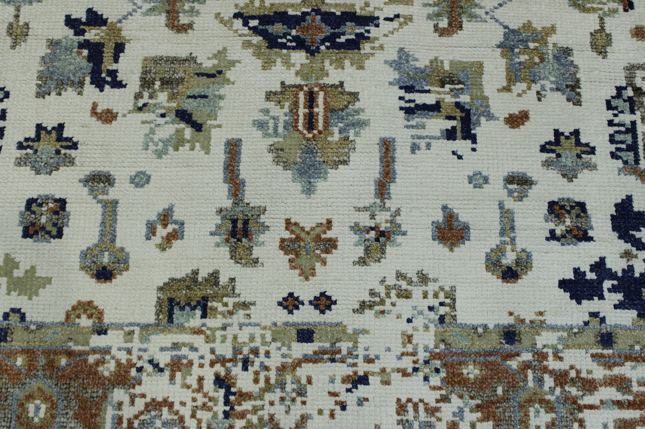 Modern Broken Heriz Design rug border detail