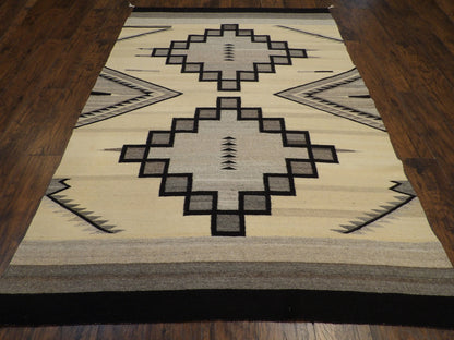 Close-up of wool pile, Ivory & Black rug