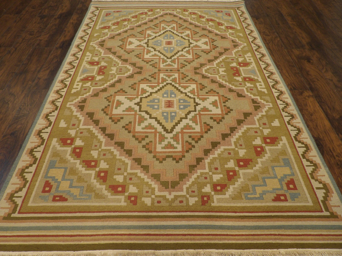 Close-up of wool pile, Green & Beige rug