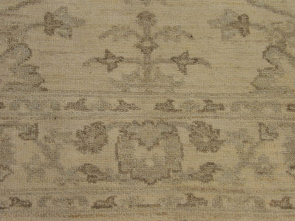 Oushak Chobi Wash rug border detail