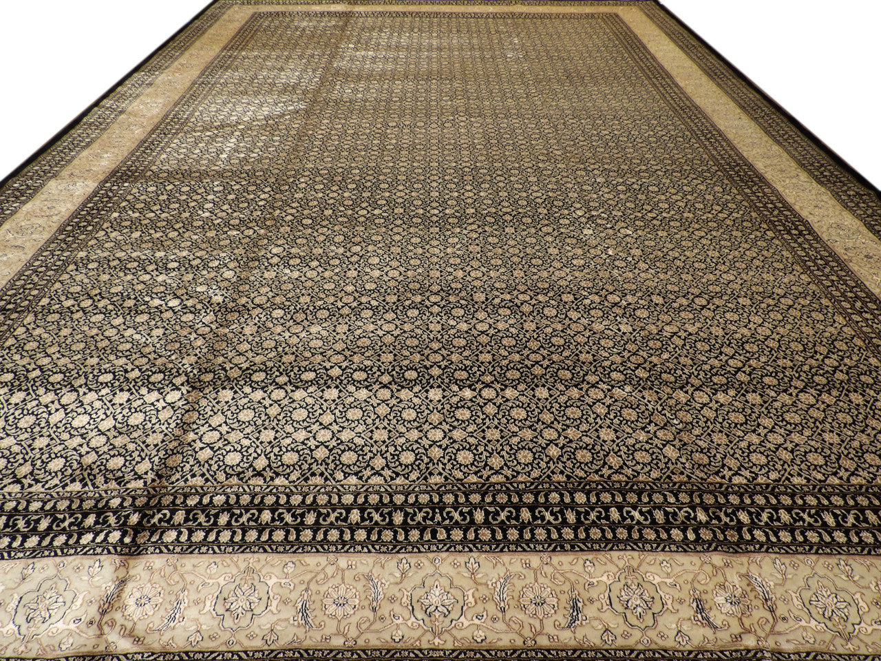 Herati Mir rug corner detail