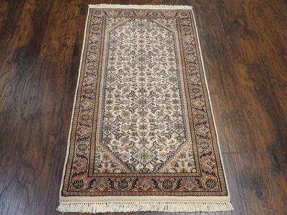 Fine Persian Kashan rug border detail