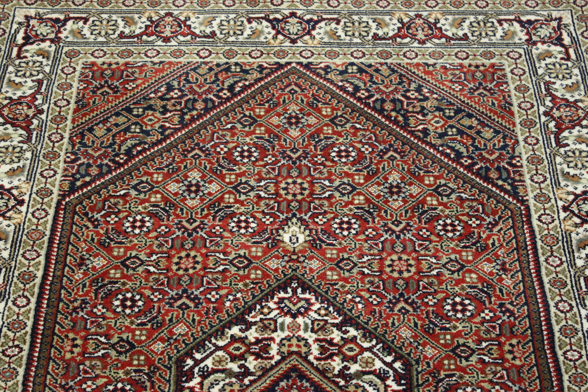 Traditional Indo Bidjar rug corner detail