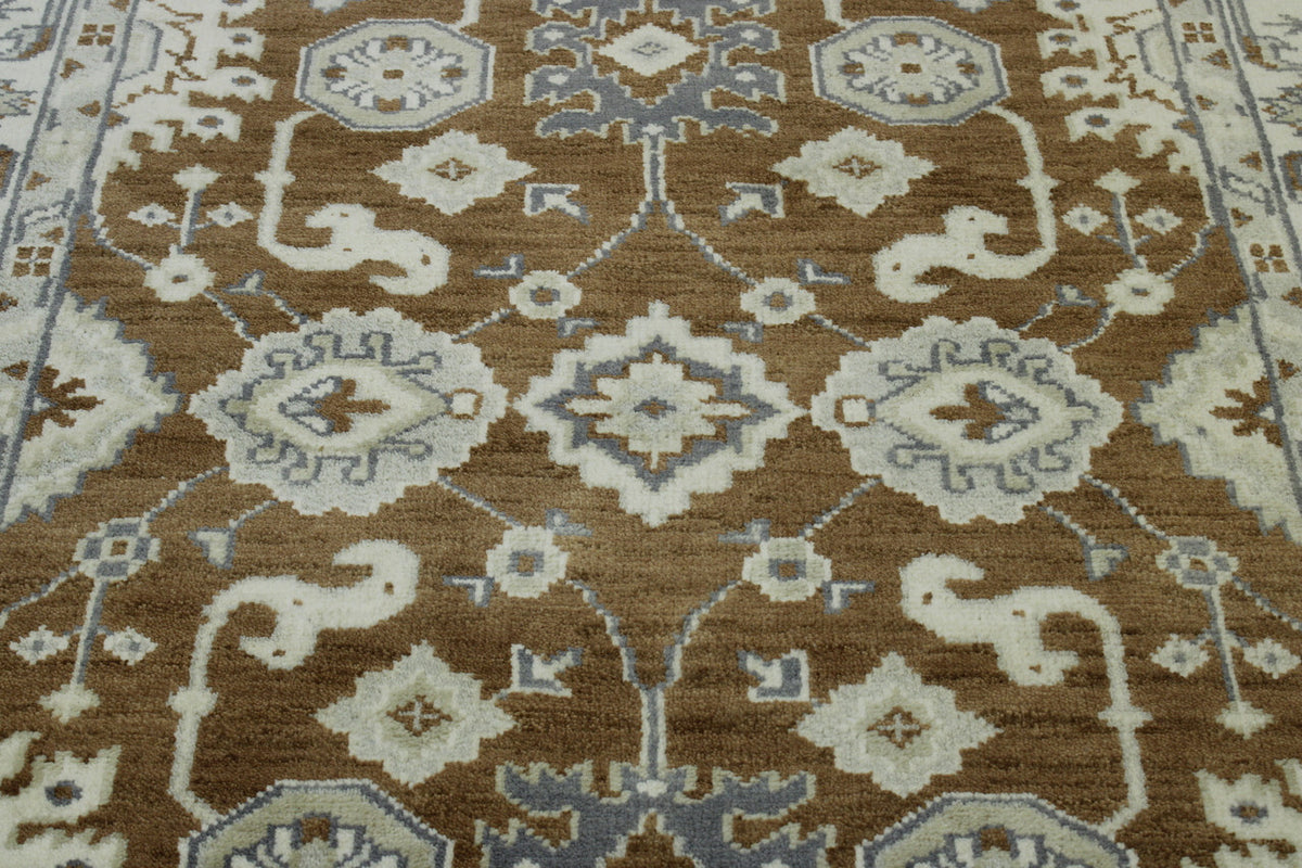 Oushak Ziegler rug border detail