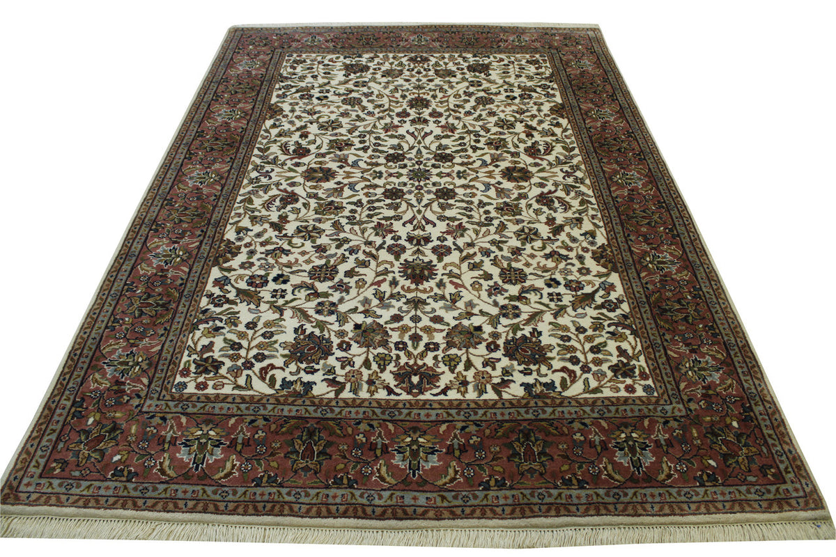 Full view of Traditional Mahal Design rug