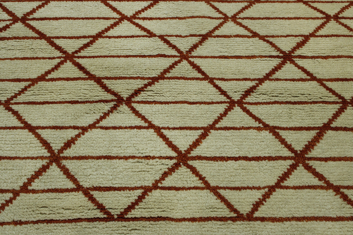Tribal Moroccan Diamond Pattern rug border detail