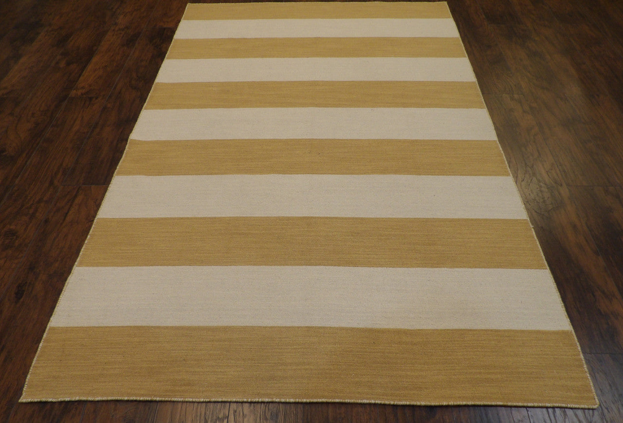 Coastal Flat Weave Indoor/Outdoor Beach rug corner detail