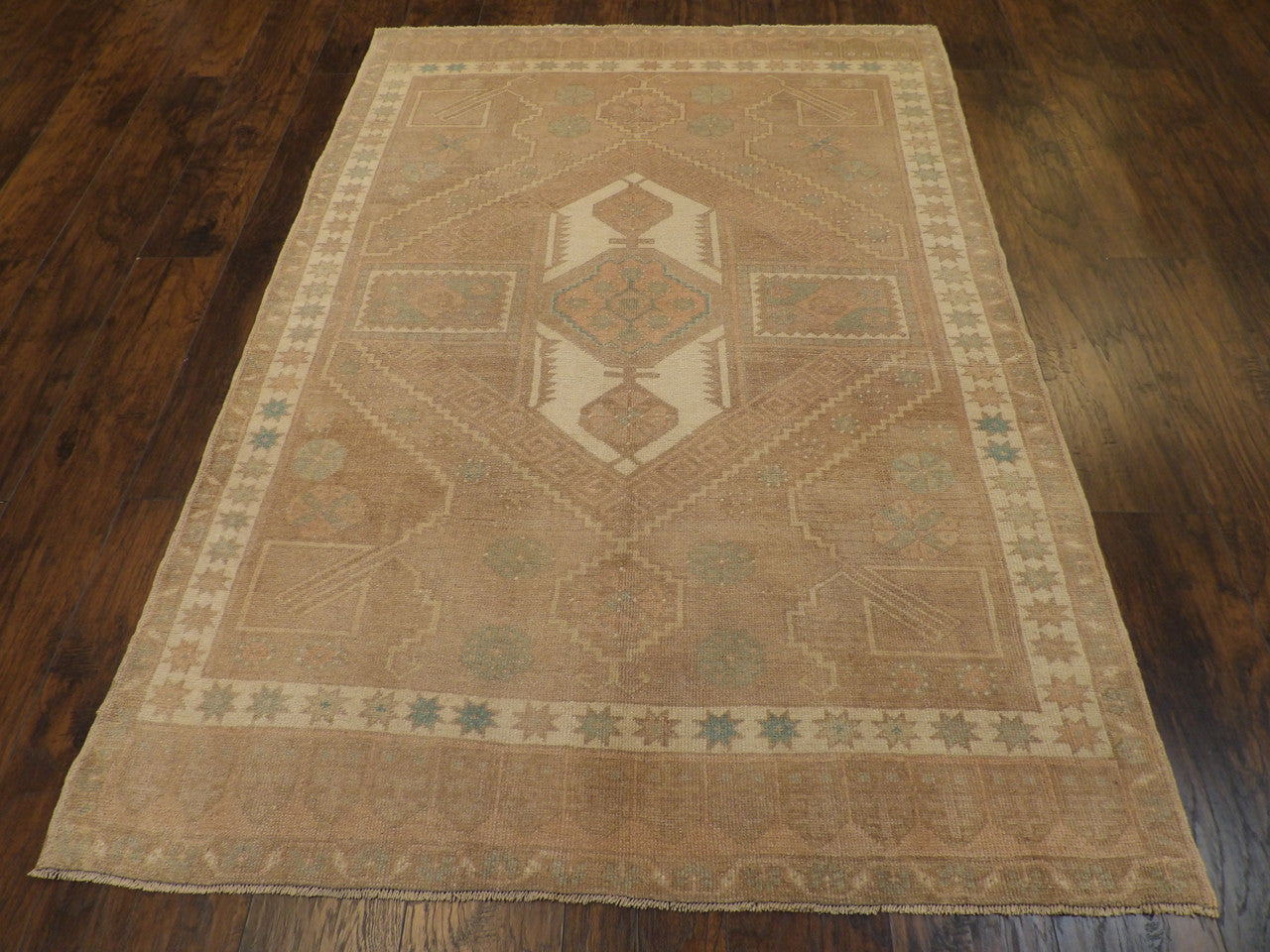 Anatolian Vintage Oushak rug corner detail