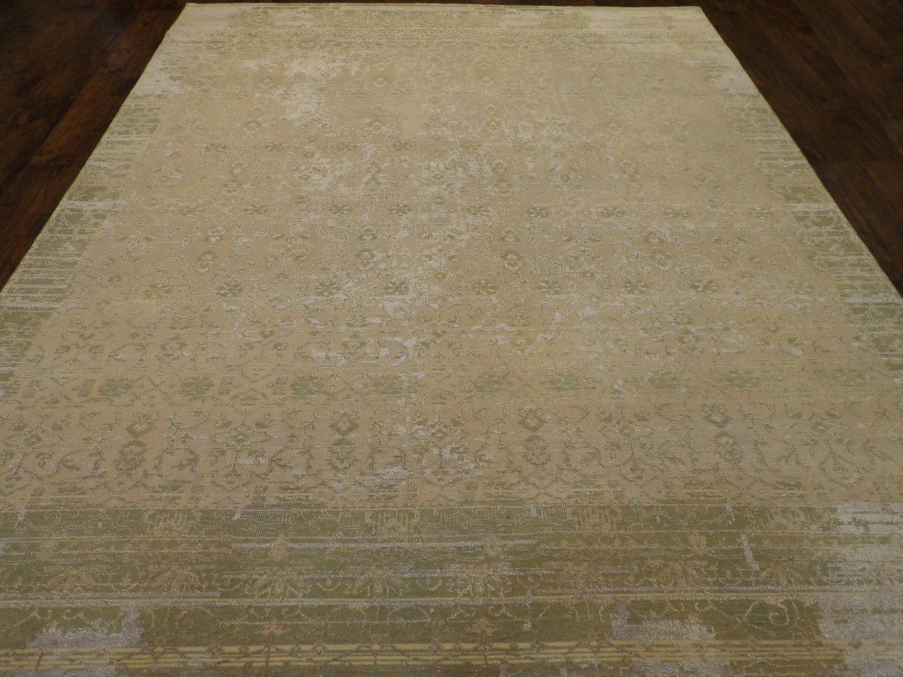 Vintage Erase Design Low Pile rug corner detail