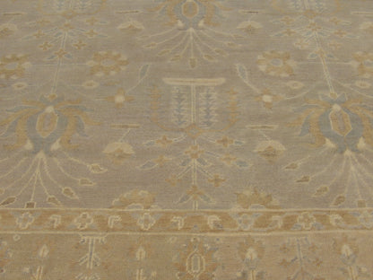 Oushak Chobie rug border detail, beige and gray