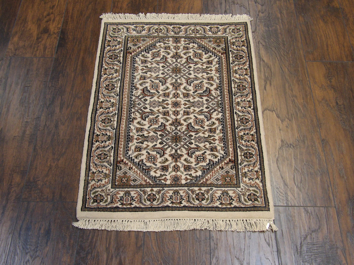Close-up of wool pile, Ivory rug