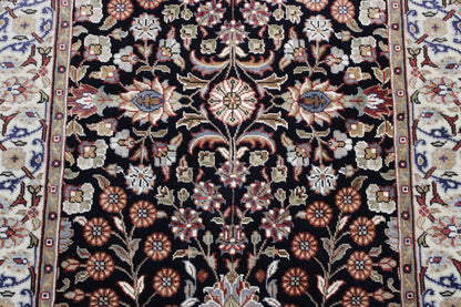 Traditional Fine Heraki rug border detail