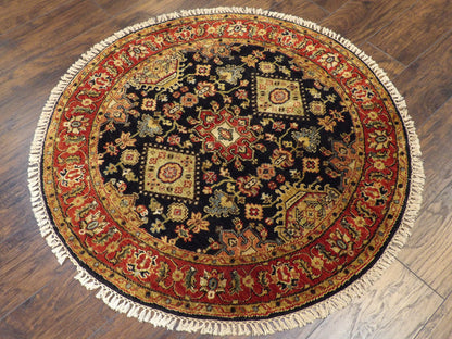 Serapi medallion pattern detail