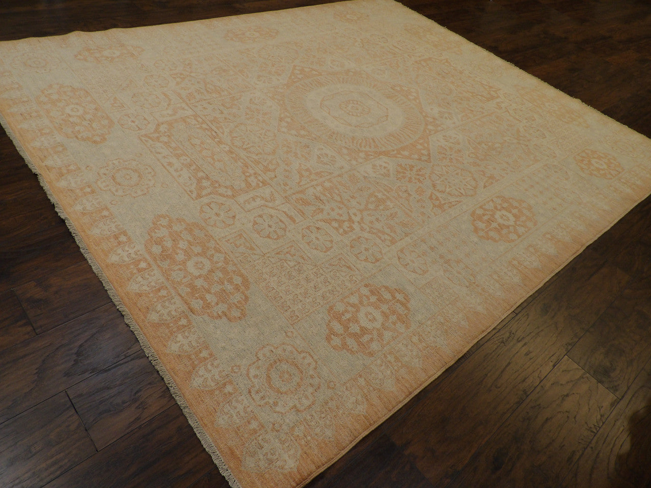 Mamluk pattern detail, wash finish