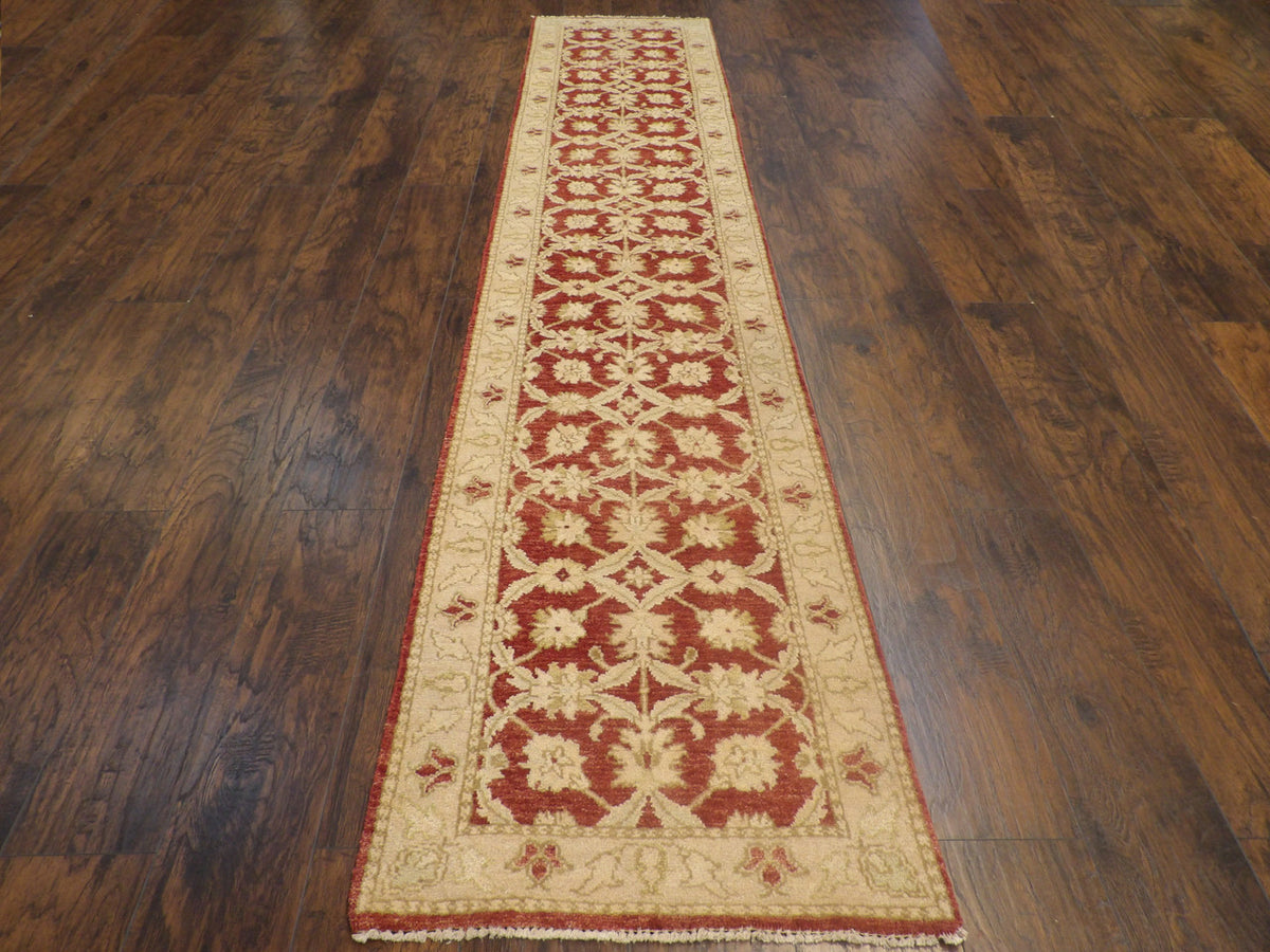 Close-up of wool pile, Beige & Rust rug