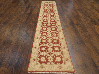 Close-up of wool pile, Beige & Rust rug