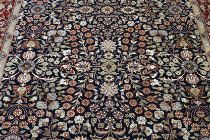 Traditional Fine Heraki rug border detail