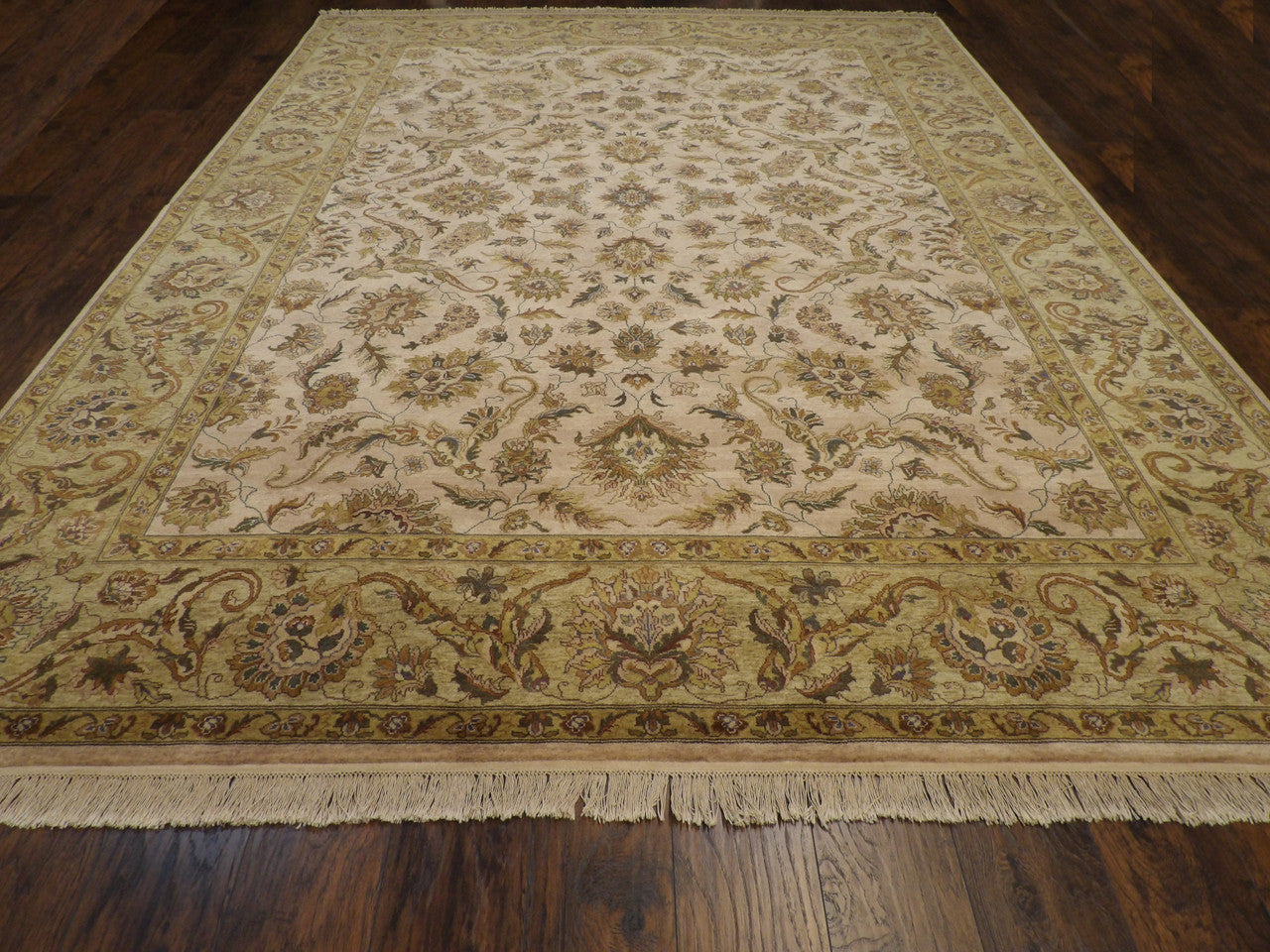 Fine Kashan Tie Dye rug corner detail