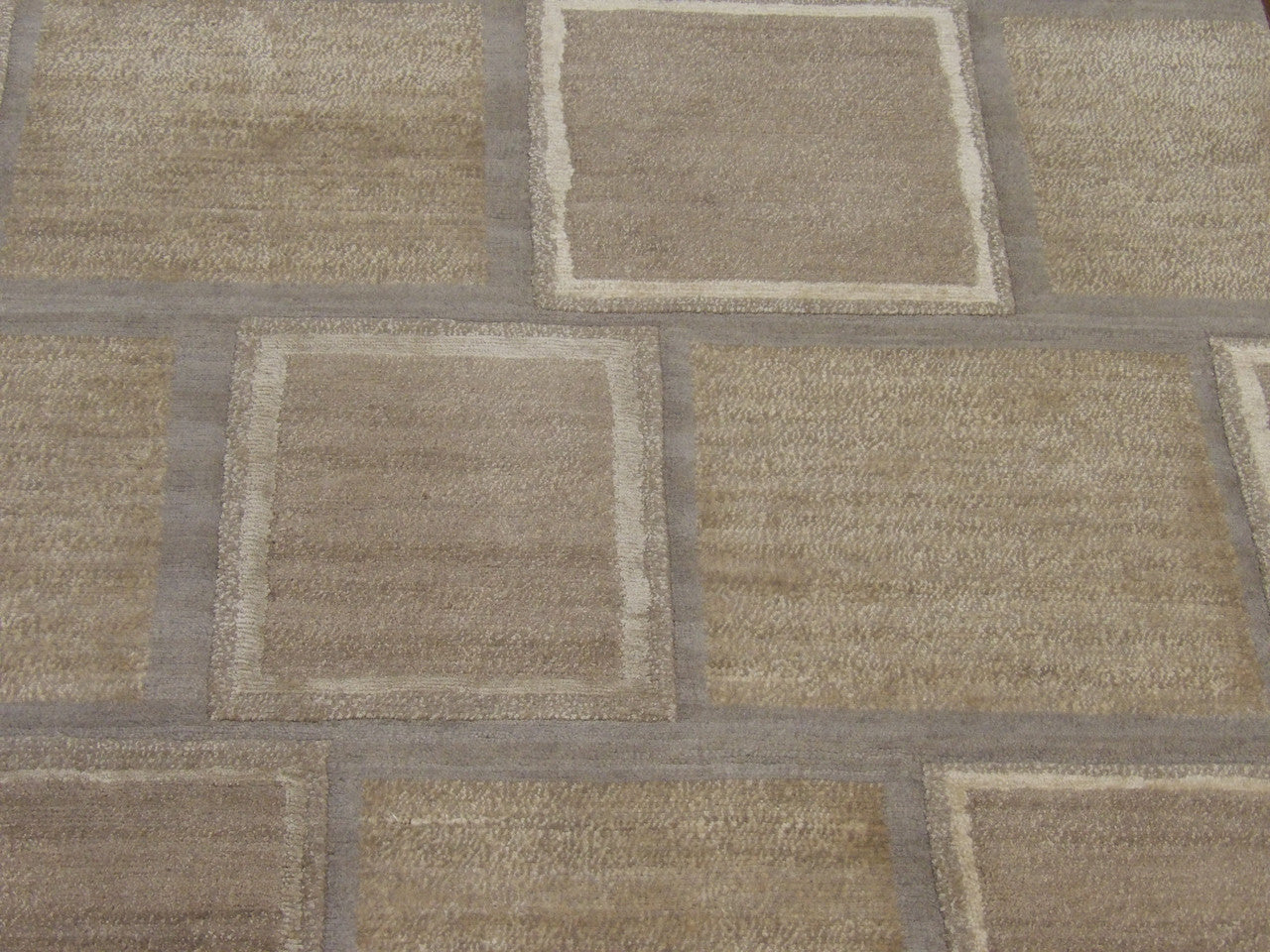 Modern rug border detail