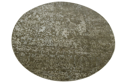 Close-up of wool-silk pile, Beige & Silver rug