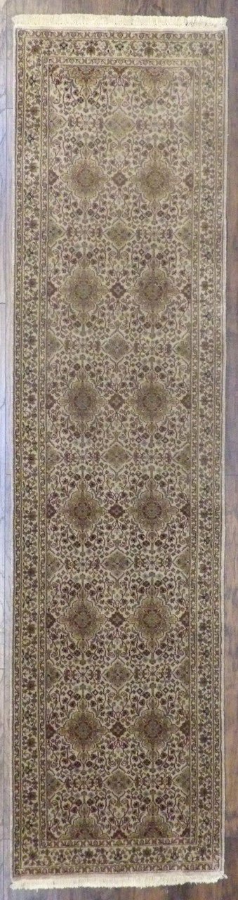 Fine Persian Kashan hand-knotted wool rug in Gold & Beige, full view