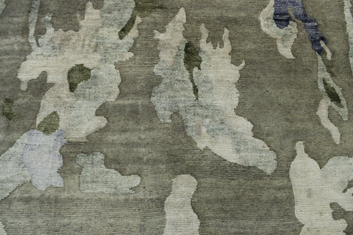 Modern Abstract Broken Design rug corner detail
