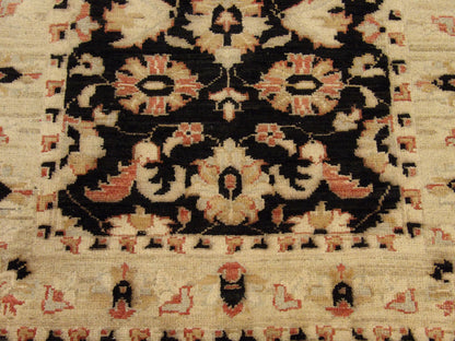 Oushak Chobi Natural Dye rug border detail