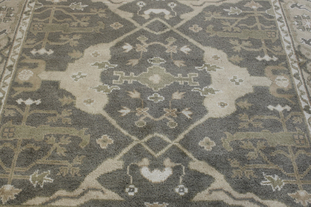 Oushak Indo Ziegler rug corner detail