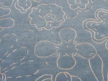 Transitional Rose Design rug border detail